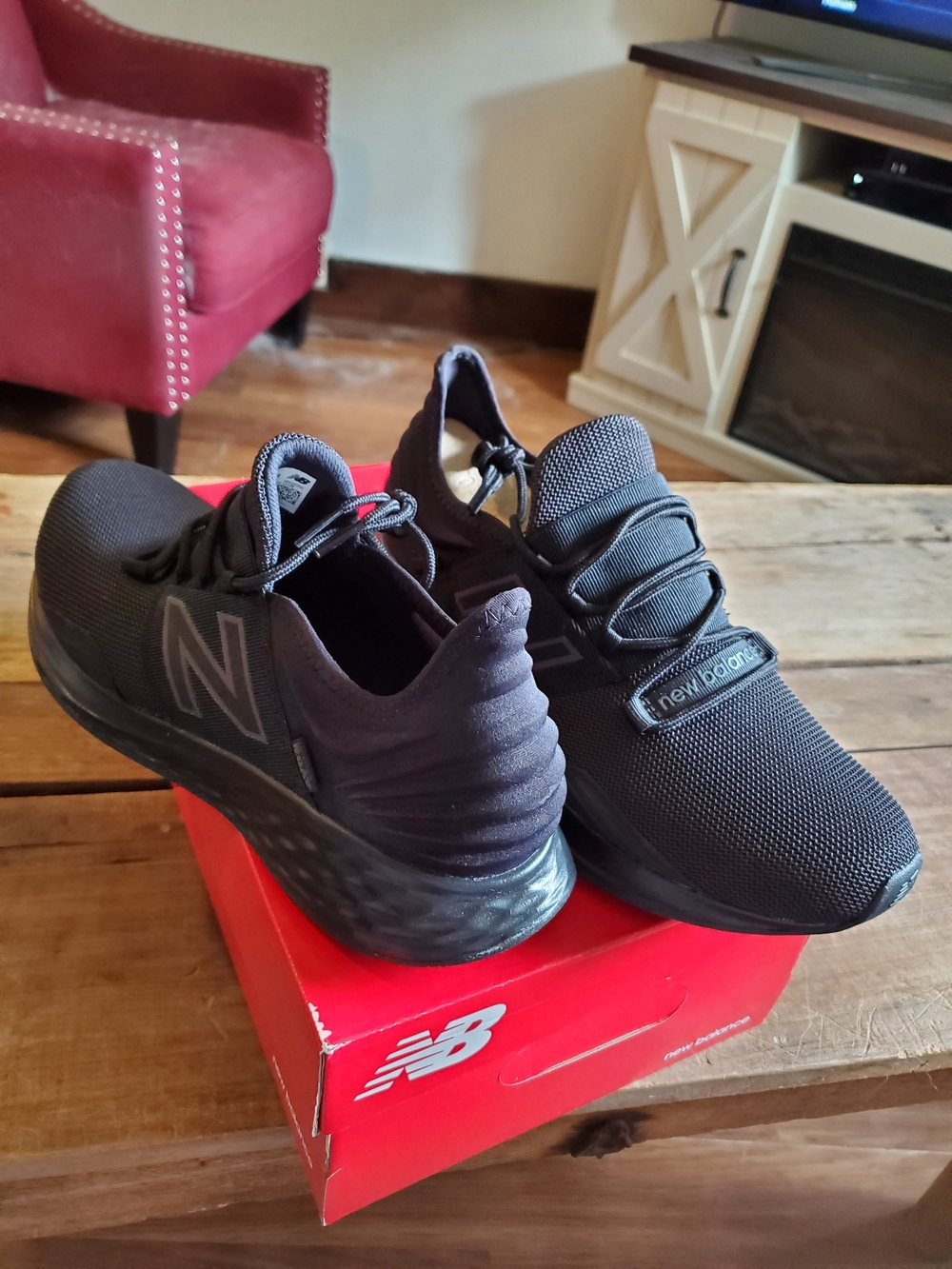 New Balance Men’s Black Athletic Running Shoes